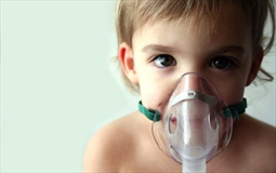 Có nên khí dung cho trẻ khi bị viêm phế quản?