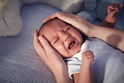 Dấu hiệu nào để nhận biết trẻ sơ sinh mắc chứng trầm cảm?